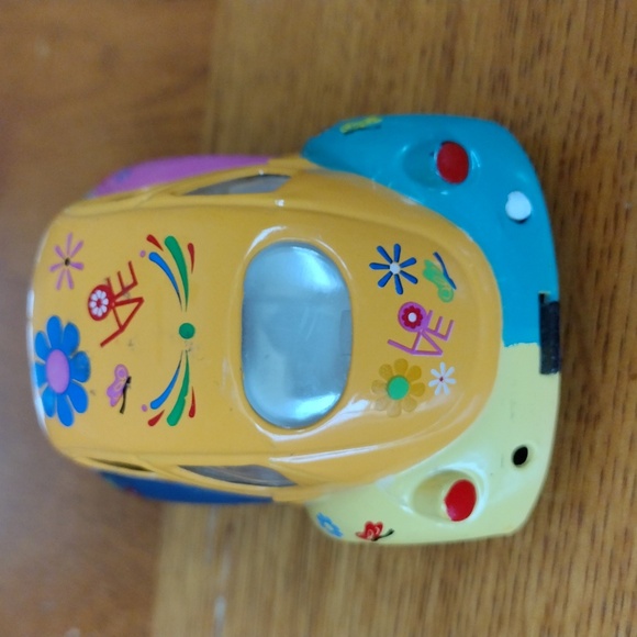 Volkswagen Classic Bus with Surfboard and Two VW Beetle Love Bugs Set/3 - Picture 11 of 17